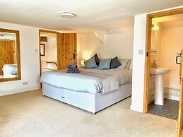 Charming Cottage for 5 Near Dartmoor, Beach, Pub