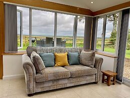 Charming Cottage for 5 Near Dartmoor, Beach, Pub