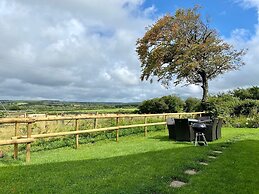 Charming Cottage for 5 Near Dartmoor, Beach, Pub
