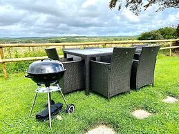 Charming Cottage for 5 Near Dartmoor, Beach, Pub