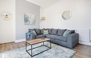 4br-11guests-patio-familyfriendly-citycentre-beach