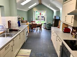 Lovely Terraced 2-bed House Near Hinksey Park