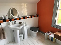 Lovely Terraced 2-bed House Near Hinksey Park