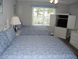 Brunswick Plantation Resort Villa 308 With Sleek Interior and Golf Cou