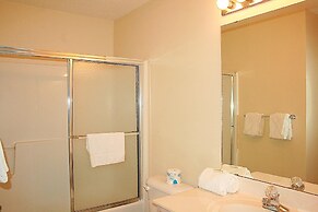 709m 1 Bedroom Condo by RedAwning