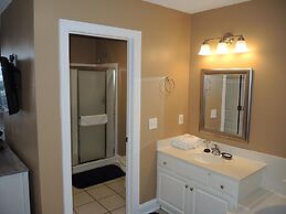 Lake View Golf Resort Villa 1301 Close to Beach in Calabash by Redawni