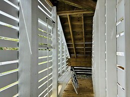Beach Buoys & Salty Gulls 4 Bedroom Home by RedAwning