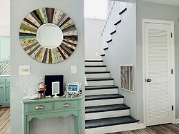 Beach Buoys & Salty Gulls 4 Bedroom Home by RedAwning