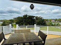Beach Buoys & Salty Gulls 4 Bedroom Home by RedAwning