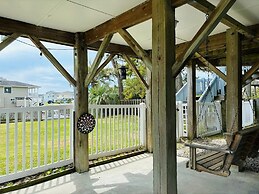 Beach Buoys & Salty Gulls 4 Bedroom Home by RedAwning