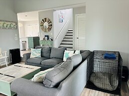Beach Buoys & Salty Gulls 4 Bedroom Home by RedAwning