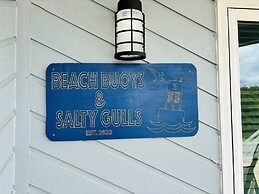 Beach Buoys & Salty Gulls 4 Bedroom Home by RedAwning