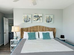 Beach Buoys & Salty Gulls 4 Bedroom Home by RedAwning