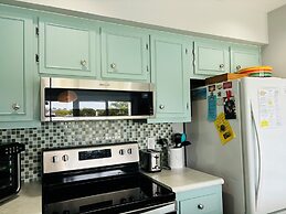 Beach Buoys & Salty Gulls 4 Bedroom Home by RedAwning