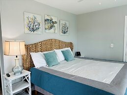 Beach Buoys & Salty Gulls 4 Bedroom Home by RedAwning