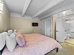 Mill Run 17 2 Bedroom Townhouse by RedAwning