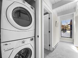 Mill Run 17 2 Bedroom Townhouse by RedAwning