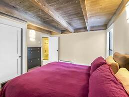 Mill Run 17 2 Bedroom Townhouse by RedAwning