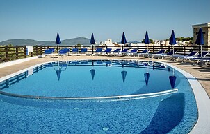 Vista Blu Resort con piscina