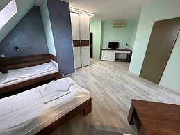 Hotel N