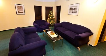 Hotel N