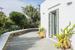 Villa Arades Sifnos with Private Pool