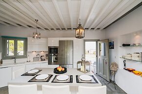 Villa Arades Sifnos with Private Pool