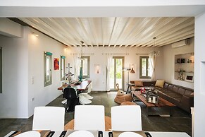 Villa Arades Sifnos with Private Pool