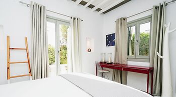 Villa Arades Sifnos with Private Pool