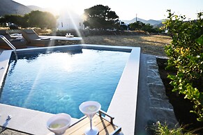 Villa Arades Sifnos with Private Pool