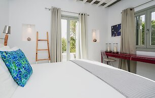 Villa Arades Sifnos with Private Pool