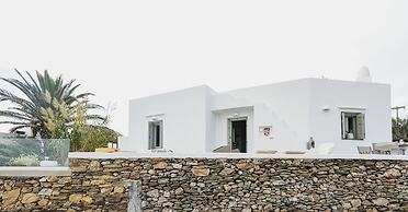 Villa Arades Sifnos with Private Pool