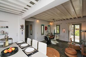 Villa Arades Sifnos with Private Pool
