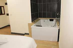 Big Life Hotel