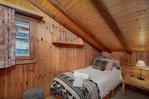 Chalet D'arbi Sauna Chalet Perfect for Families