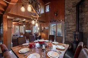 Chalet D'arbi Sauna Chalet Perfect for Families