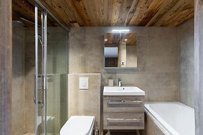 Chalet D'arbi Sauna Chalet Perfect for Families