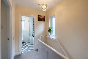 Impeccable Luxury 2-bed House in Sheffield