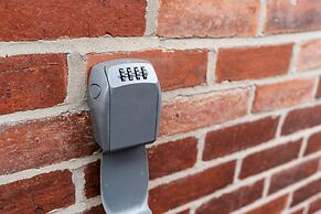 Impeccable Luxury 2-bed House in Sheffield