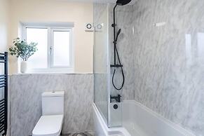 Impeccable Luxury 2-bed House in Sheffield