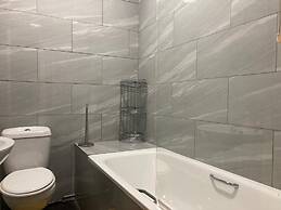 Three Bed Two Bath Apartment in London