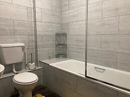 Three Bed Two Bath Apartment in London