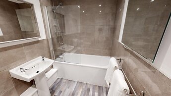 Hu1 Boutique City Apartment - Sleeps 6