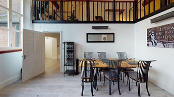 Hu1 Boutique City Apartment - Sleeps 6