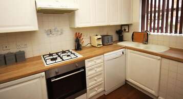 5 Bed House Leisure/business Free Parking