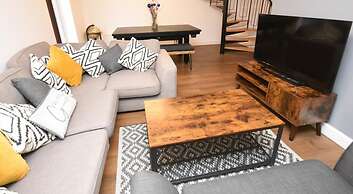 5 Bed House Leisure/business Free Parking