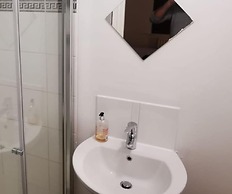 5 Bed House Leisure/business Free Parking