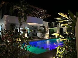 Hotel Villas Maria Isabel