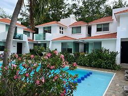 Hotel Villas Maria Isabel