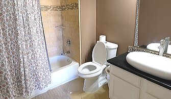 6Bdrm 3.5Bath 14Beds - 2 Story Houston